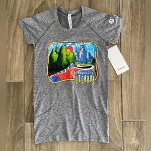 Lululemon Swiftly Tech Short Sleeve 2.0. Size 4.